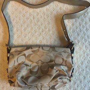 Coach crossbody bag NEW without tags. zippers- main compartment, side and inside